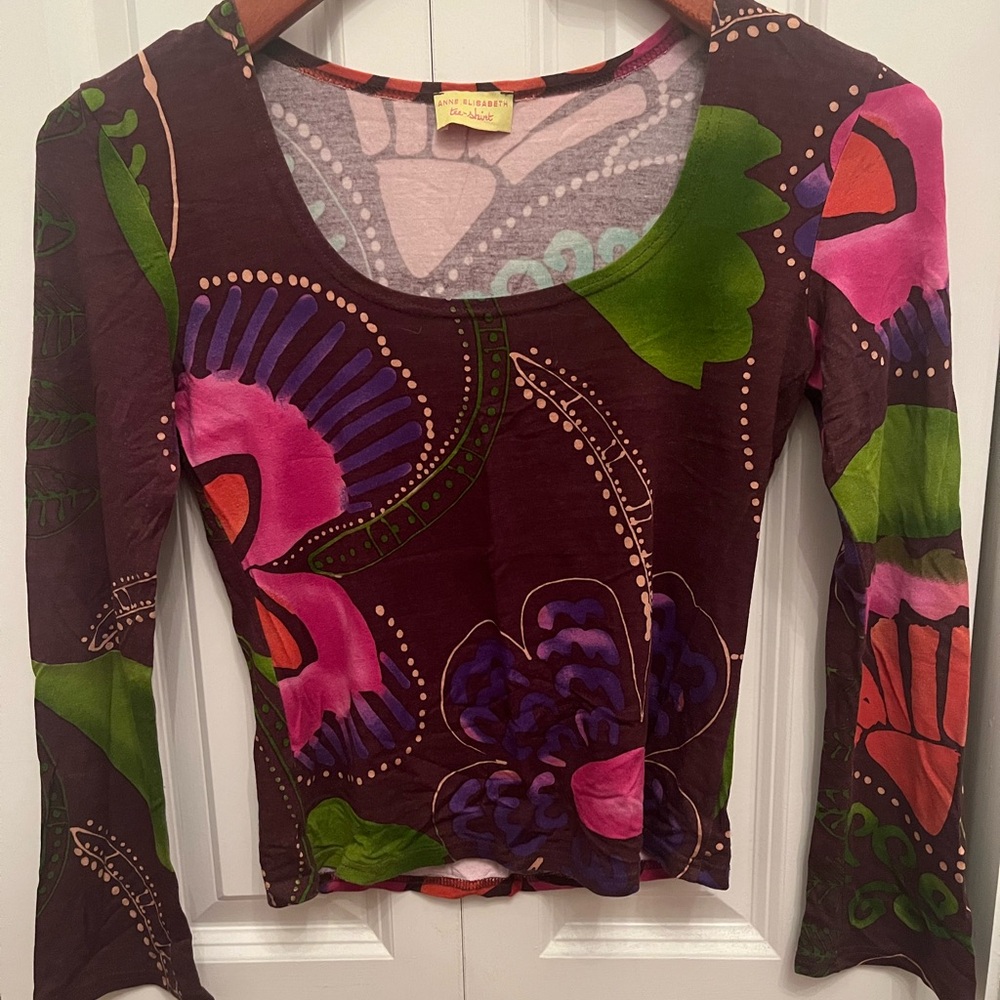 Paris boutique. Pretty soft print tee from Anne Elizabeth Size S/4/38